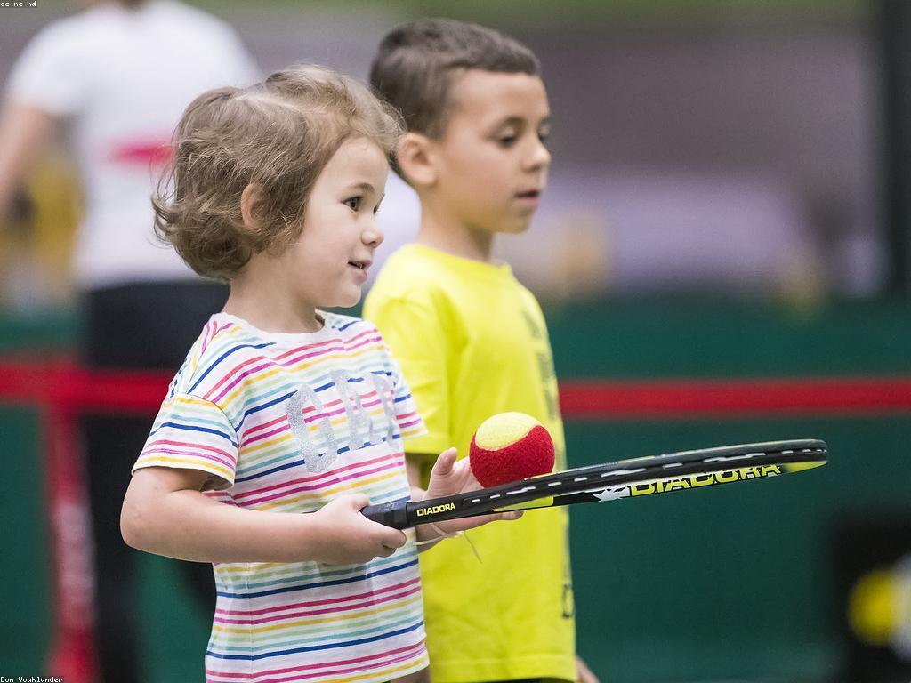 ឥទ្ធិពលនៃការប្រកួតលើសង្គមនិងសេដ្ឋកិច្ច